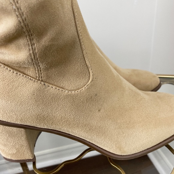 GROOVE Beige Faux Suede Go-Go Boots Stretch Boots Size 7.5, 2.75" Heel - Picture 8 of 11